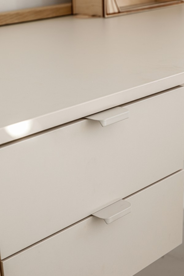 Latte spalvos rašomasis stalas Latte spalvos rašomasis stalas