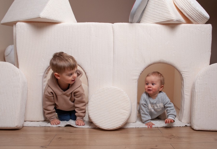 Transformuojama sofa su vairu